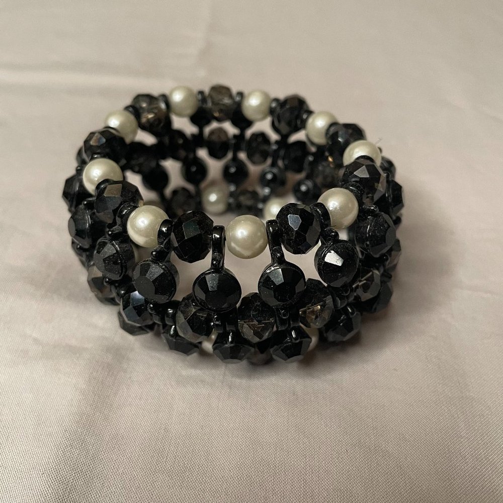 Chico’s Black and Pearl Bracelet
